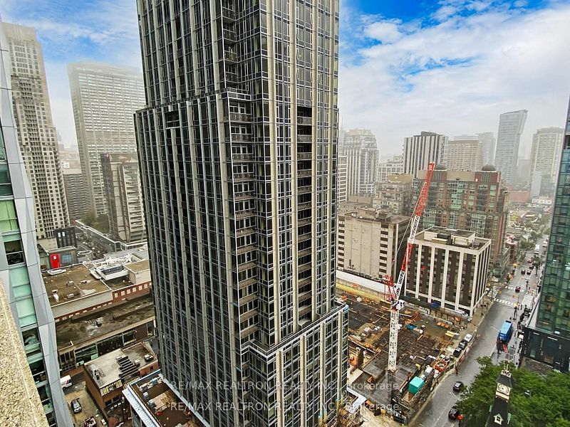 18 Yorkville Ave, unit 2504 for sale