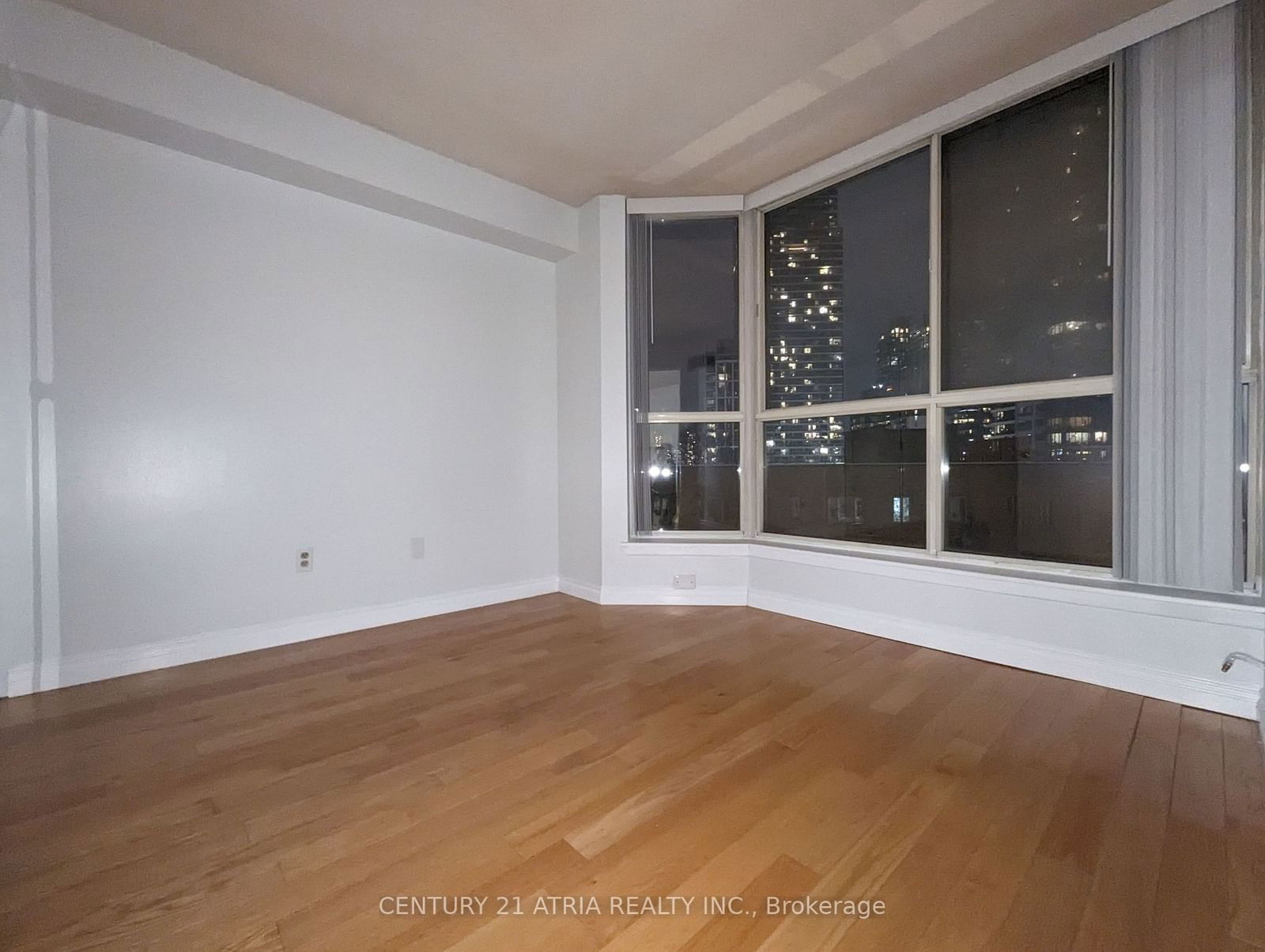 44 St Joseph St, unit 609 for rent