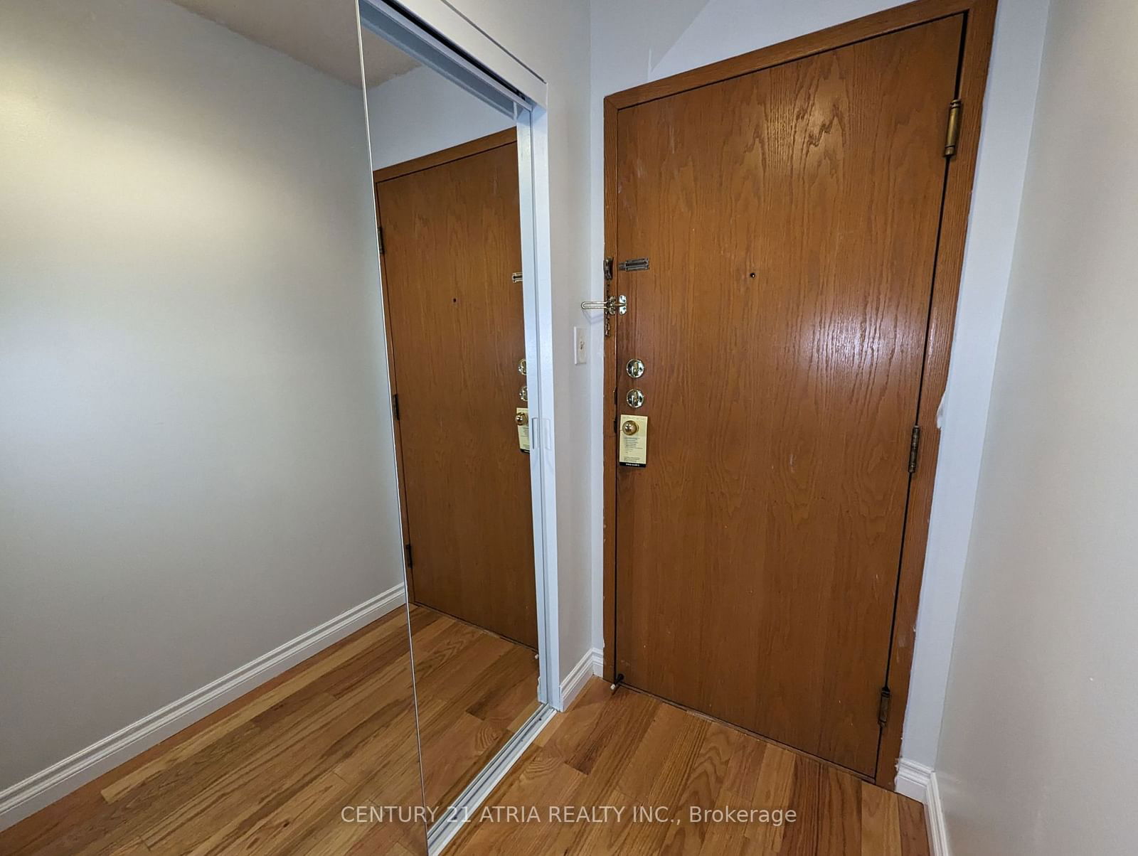 44 St Joseph St, unit 609 for rent