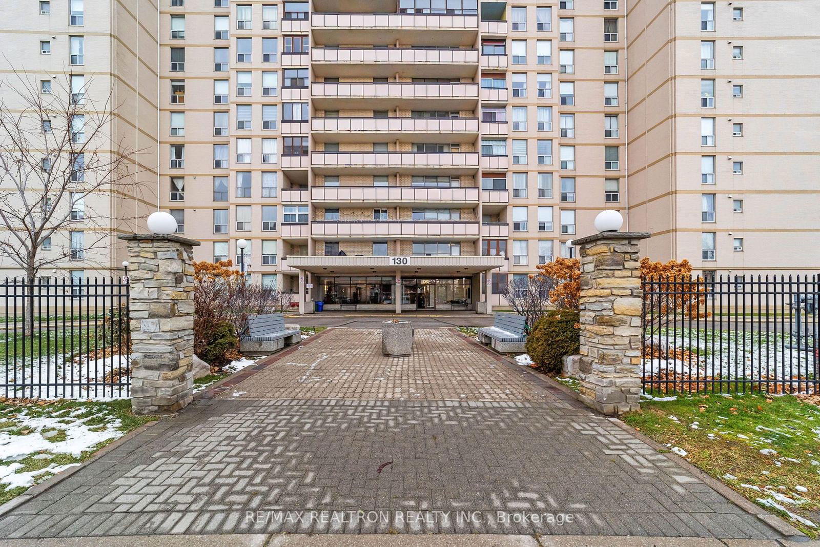 130 Neptune Dr, unit 702 for rent