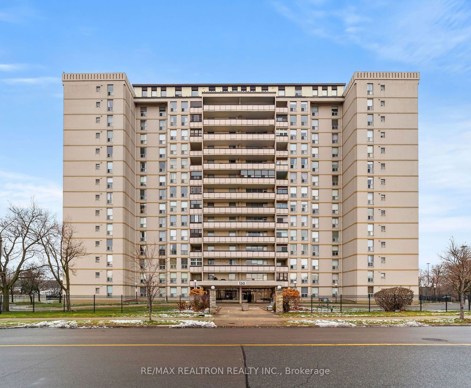 130 Neptune Dr, unit 702 for rent