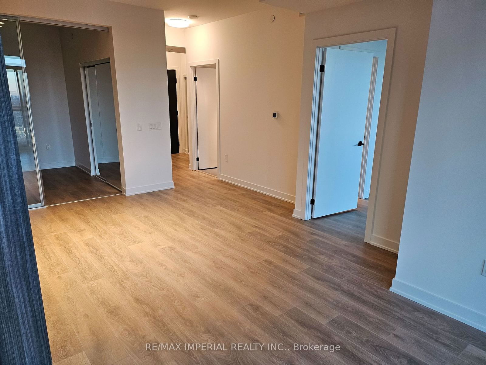 127 Broadway Ave, unit 2813 S for rent