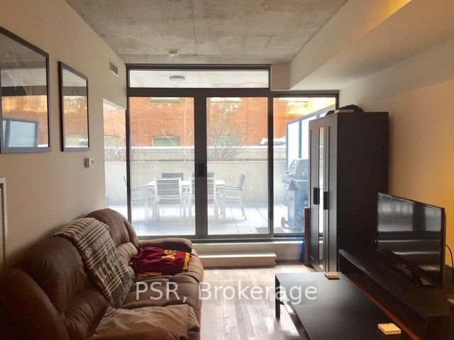 95 Bathurst St, unit 220 for rent