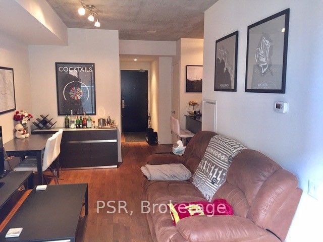 95 Bathurst St, unit 220 for rent