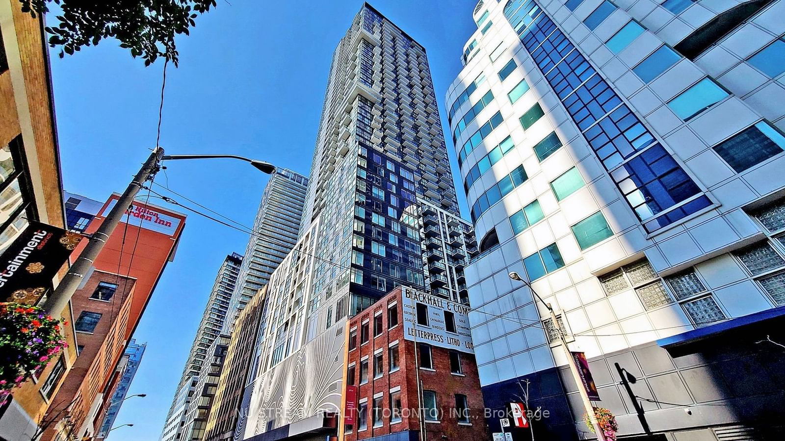 87 Peter St, unit 2302 for sale