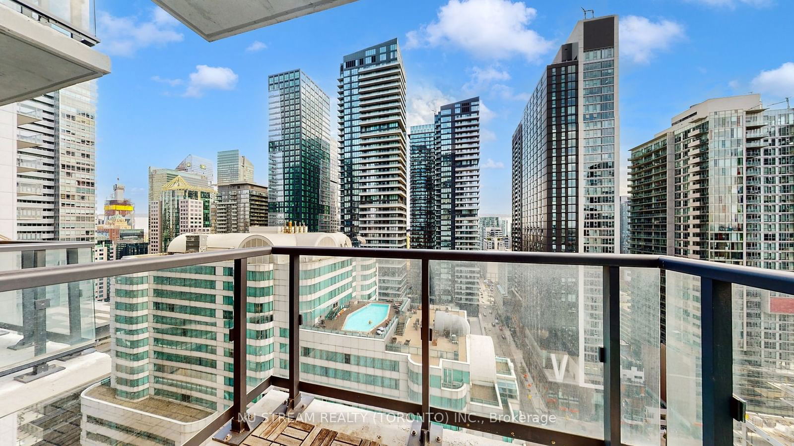 87 Peter St, unit 2302 for sale