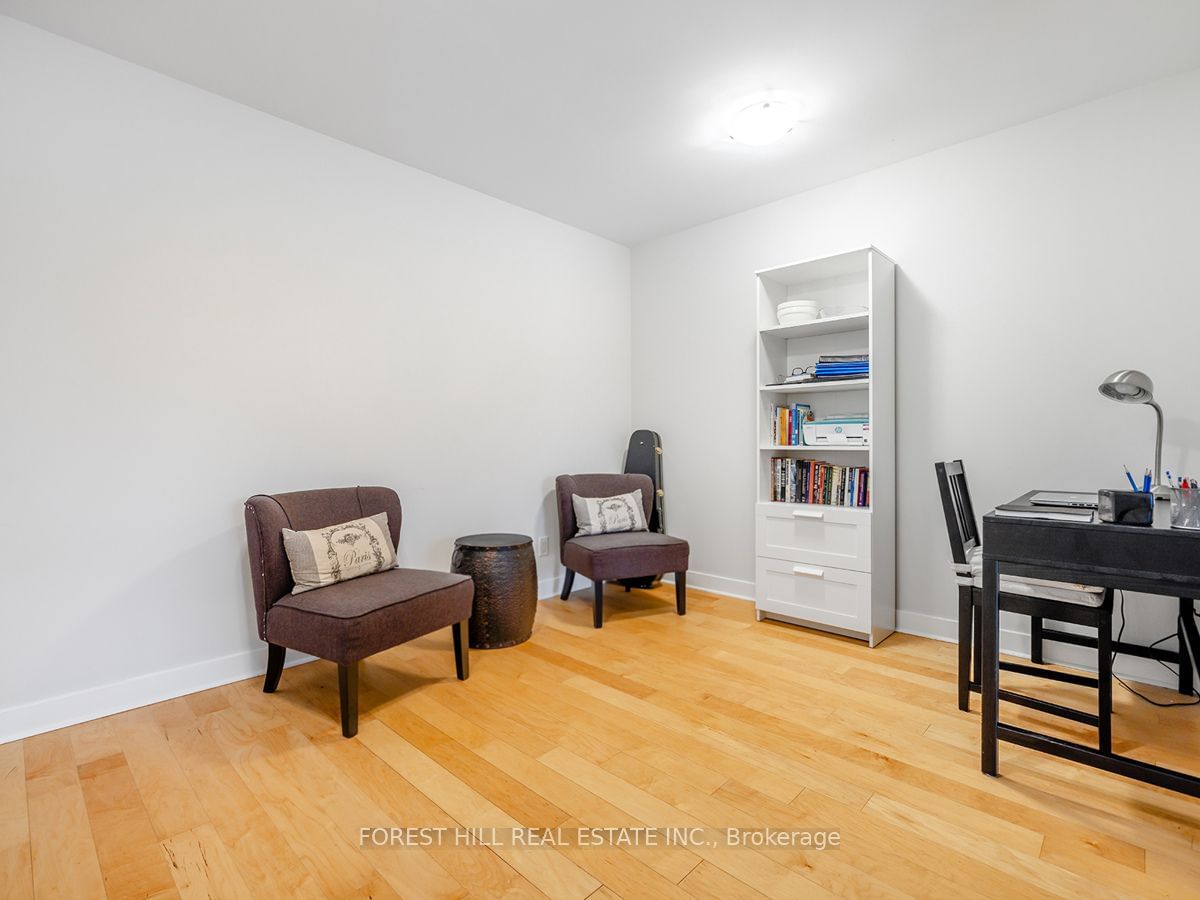 58 Orchard View Blvd, unit 401 for sale