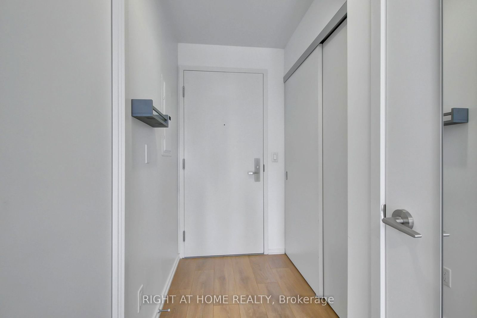 75 St Nicholas St, unit 703 for rent