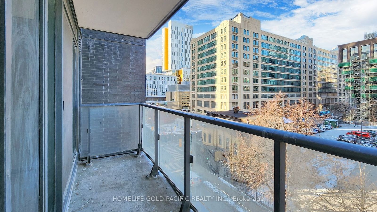 159 Dundas St E, unit 613 for rent