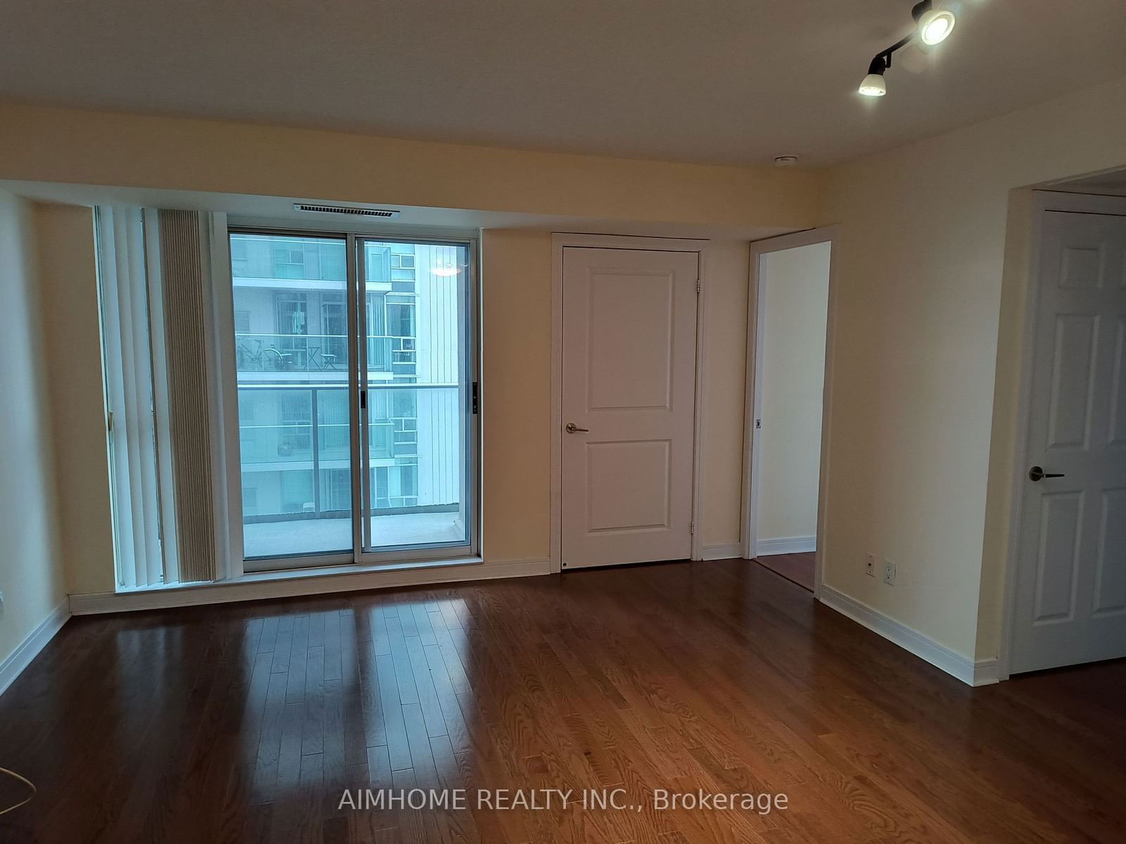 35 Bales Ave, unit 2205 for rent