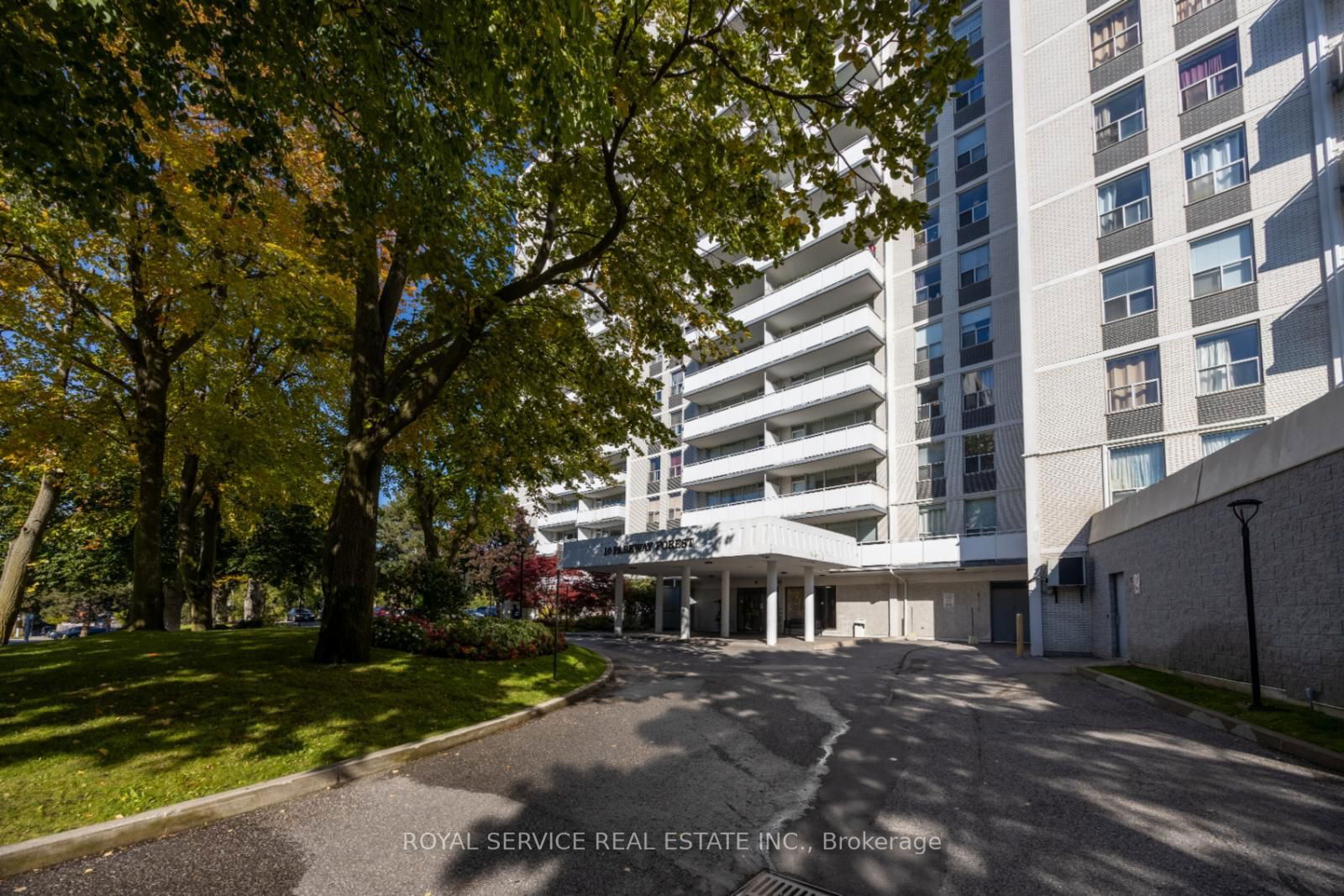 10 Parkway Forest Dr, unit 1008 for sale