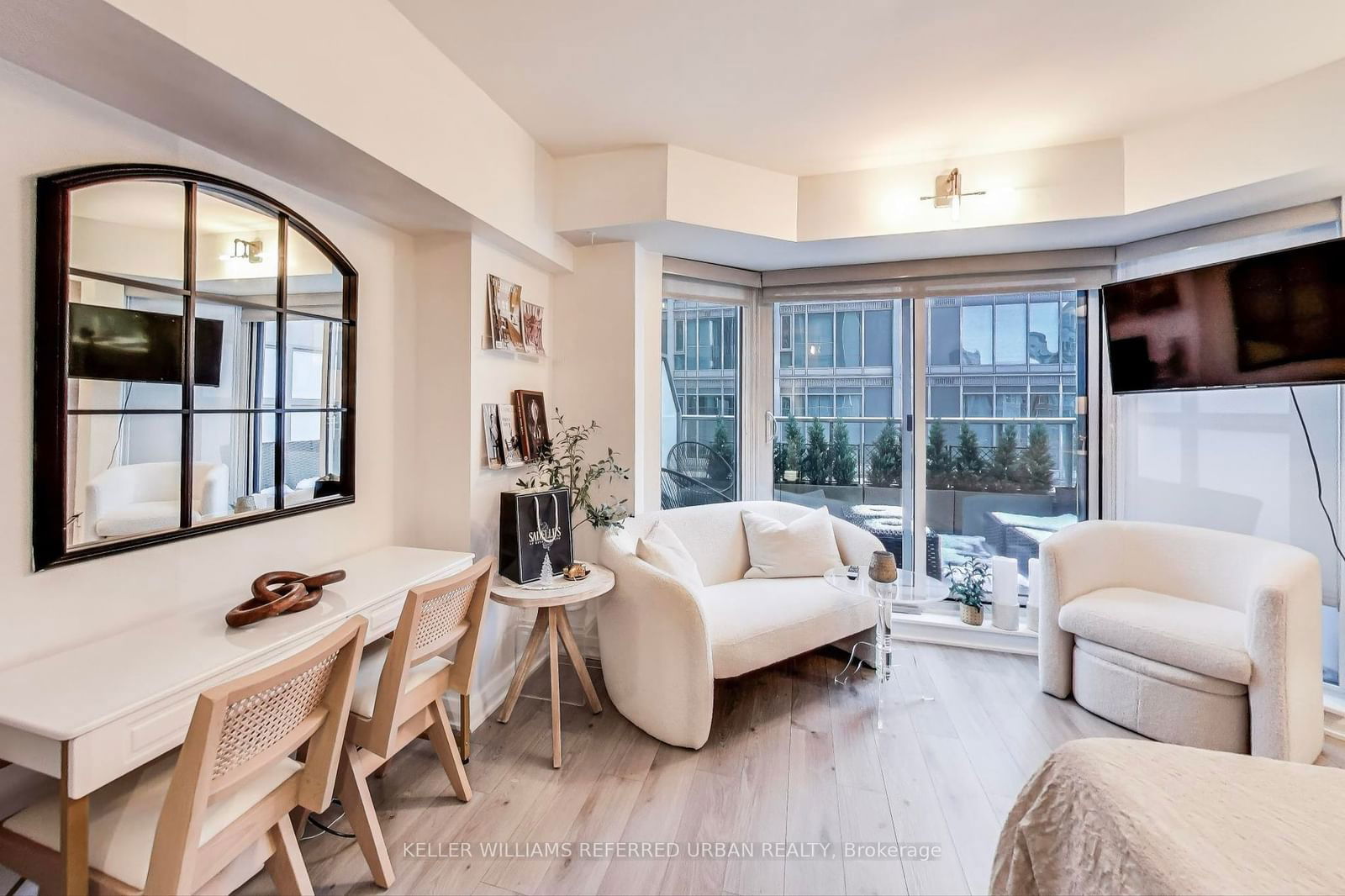 155 Yorkville Ave, unit 413 for sale