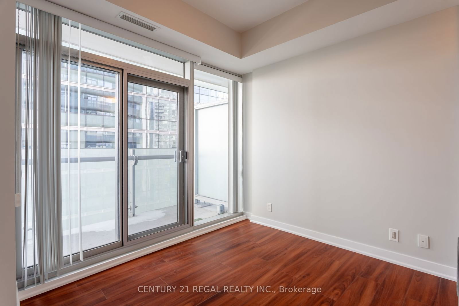 14 York St W, unit 3308 for sale