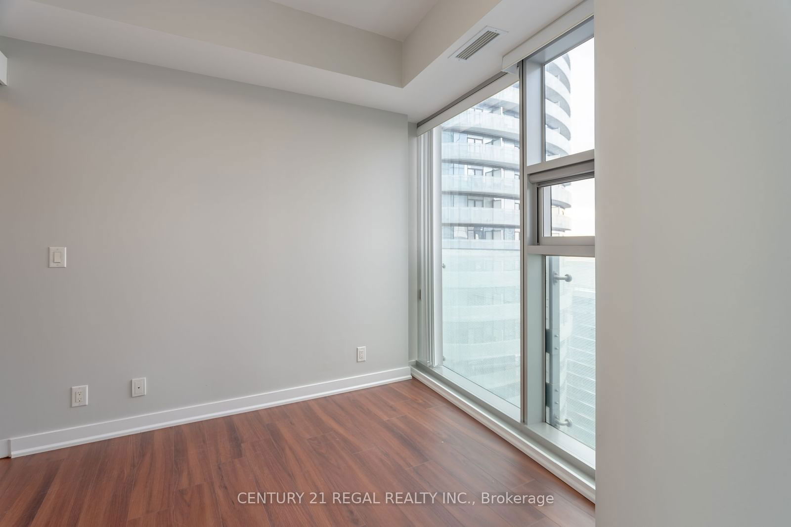 14 York St W, unit 3308 for sale