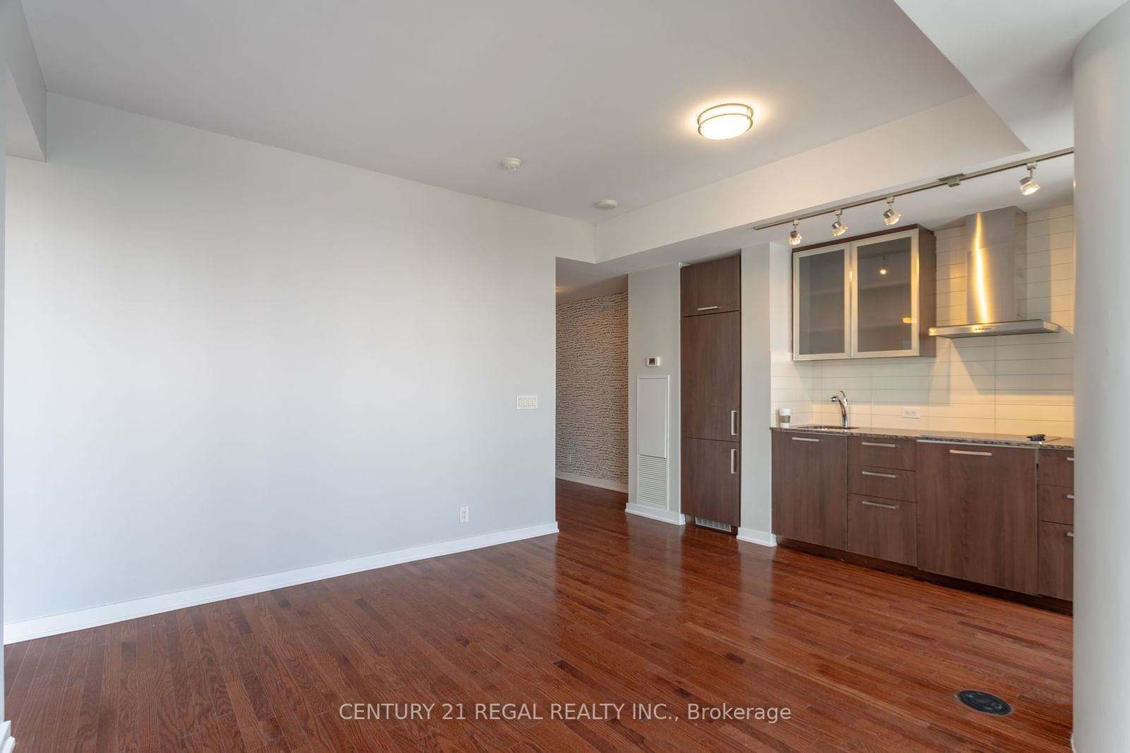 14 York St W, unit 3308 for sale