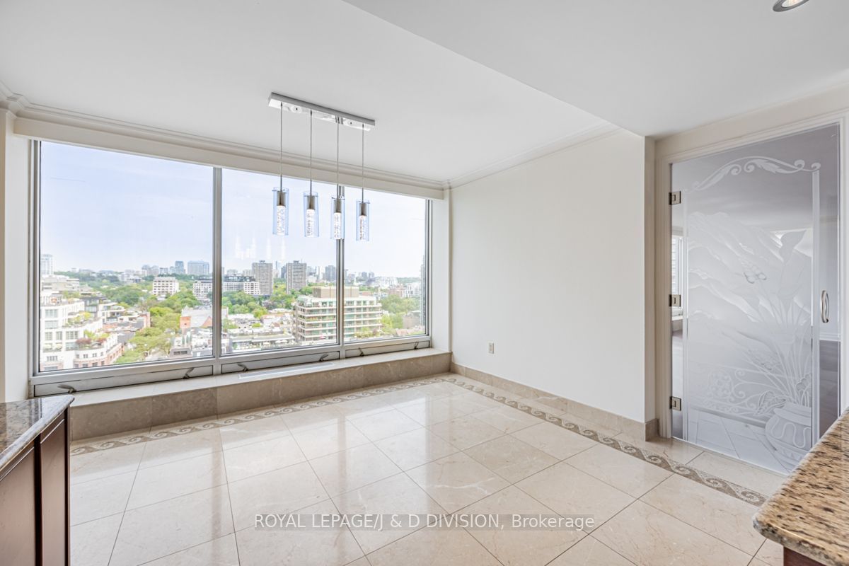 110 Bloor St W, unit 1305 for rent