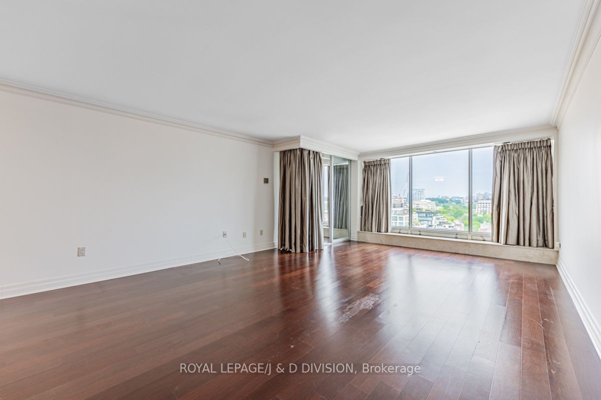 110 Bloor St W, unit 1305 for rent