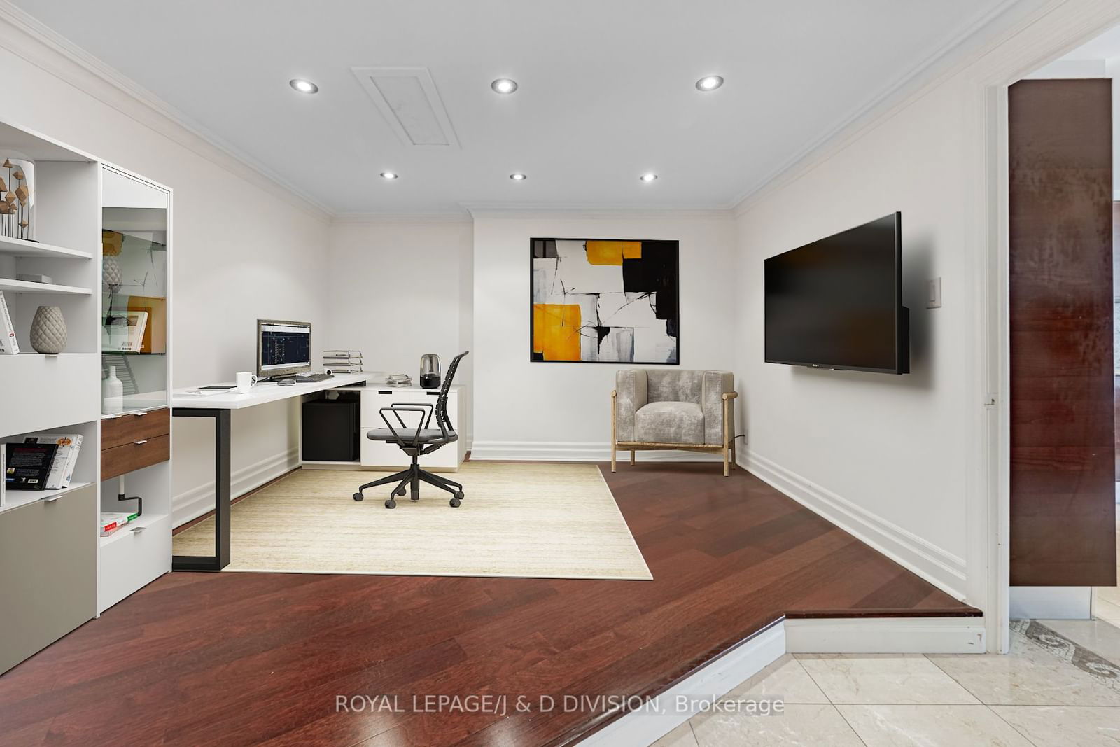 110 Bloor St W, unit 1305 for rent