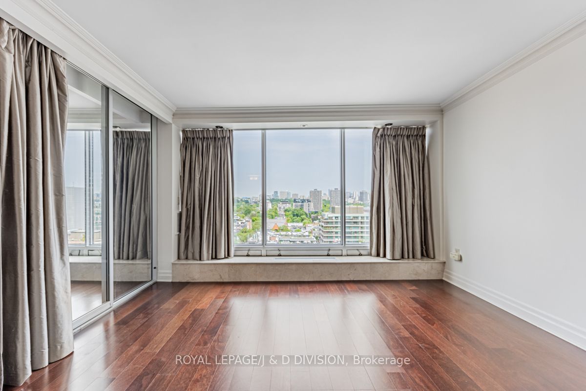 110 Bloor St W, unit 1305 for rent