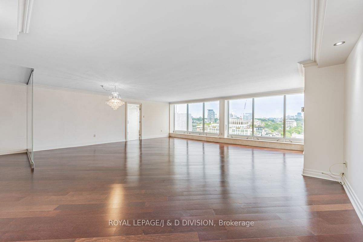 110 Bloor St W, unit 1305 for rent