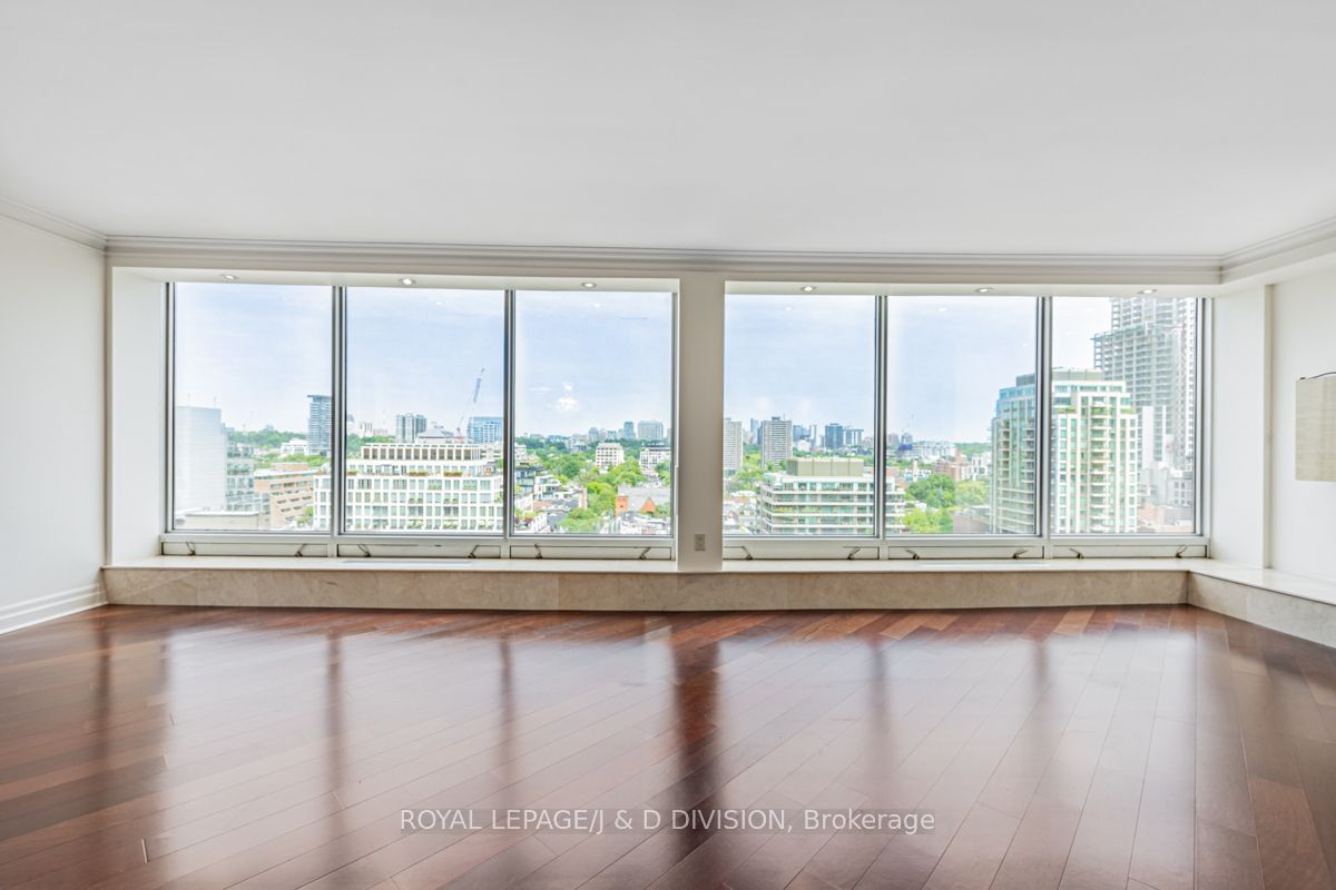 110 Bloor St W, unit 1305 for rent