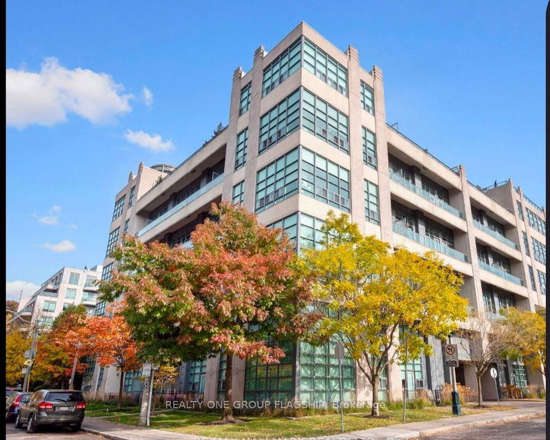 380 Macpherson Ave, unit 405 for rent