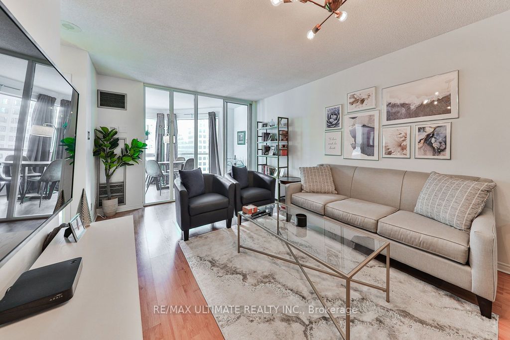 10 Queens Quay W, unit 1408 for rent