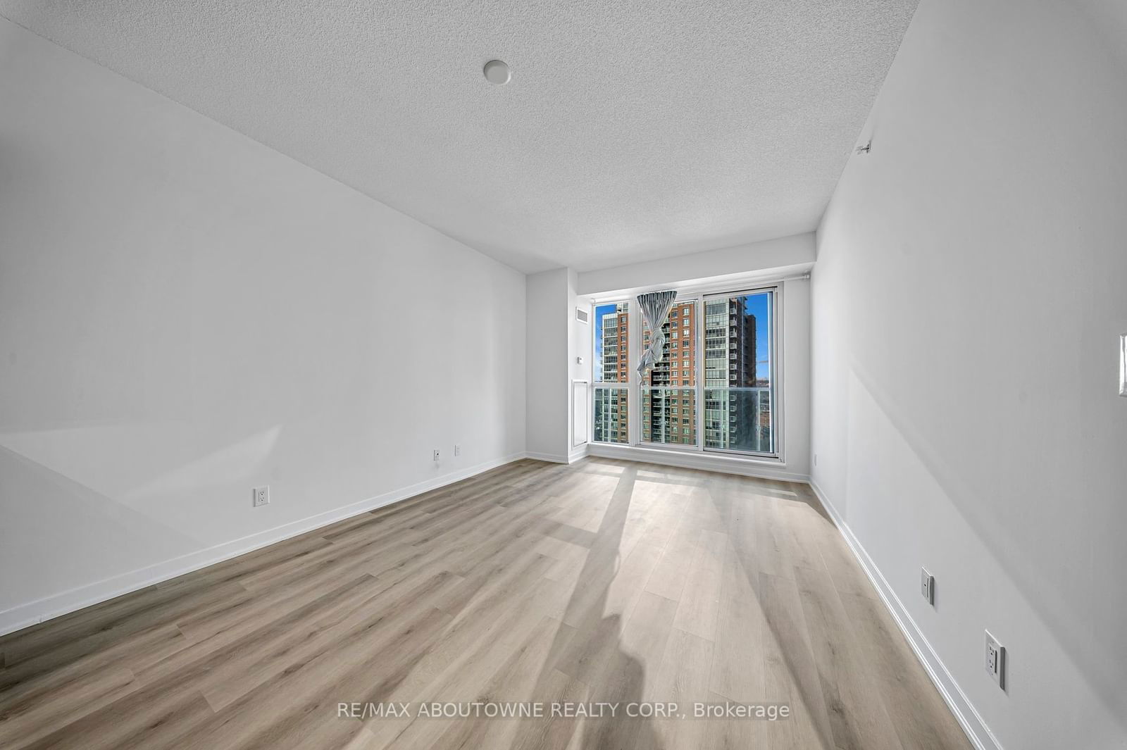 150 East Liberty St, unit 1713 for rent