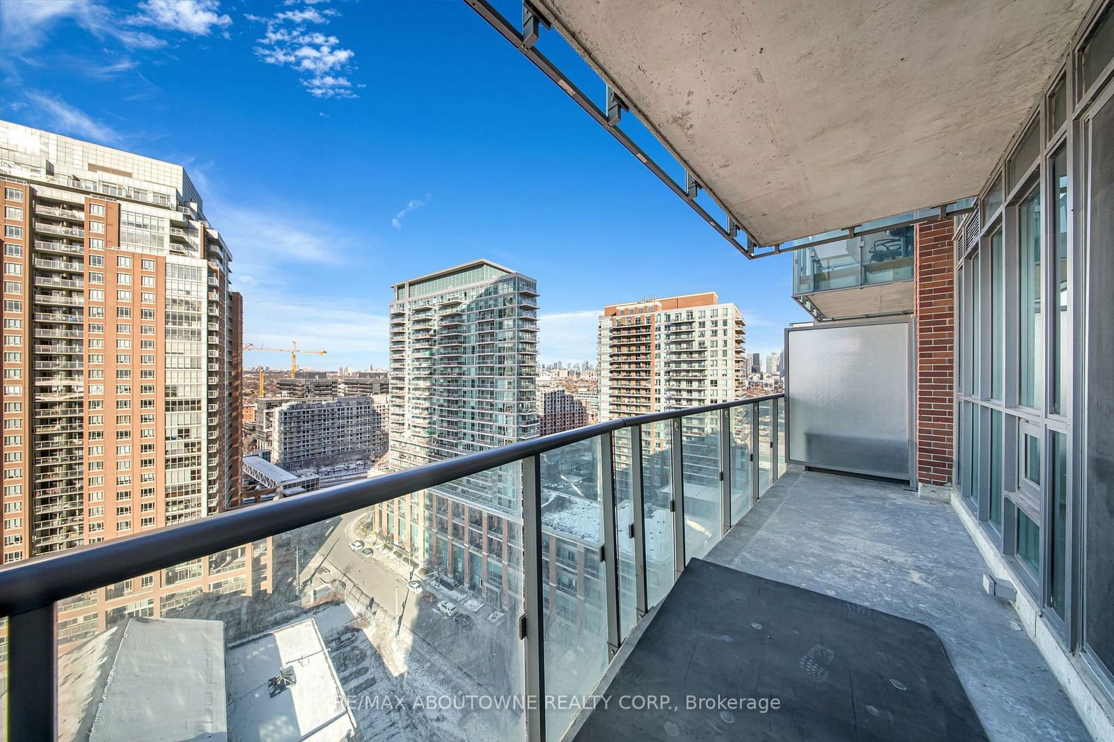 150 East Liberty St, unit 1713 for rent