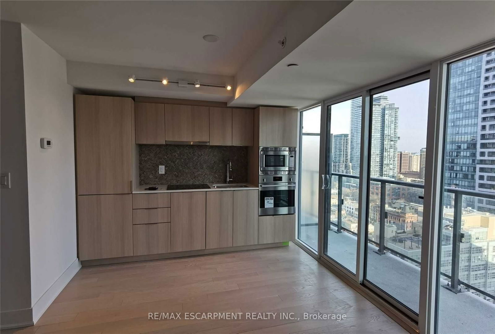 955 Bay St, unit 2303 for rent