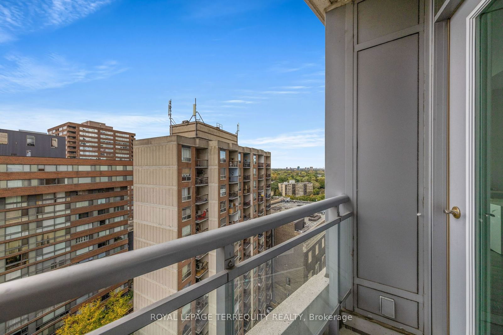 8 Scollard St, unit 1410 for sale