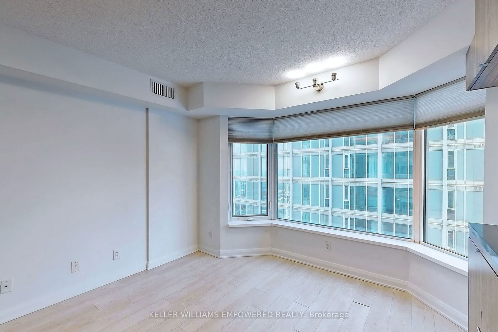 155 Yorkville Ave S, unit 2811 for sale