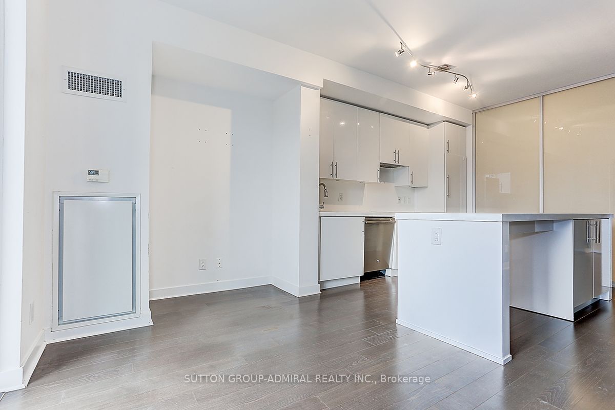 156 Portland St, unit 403 for rent