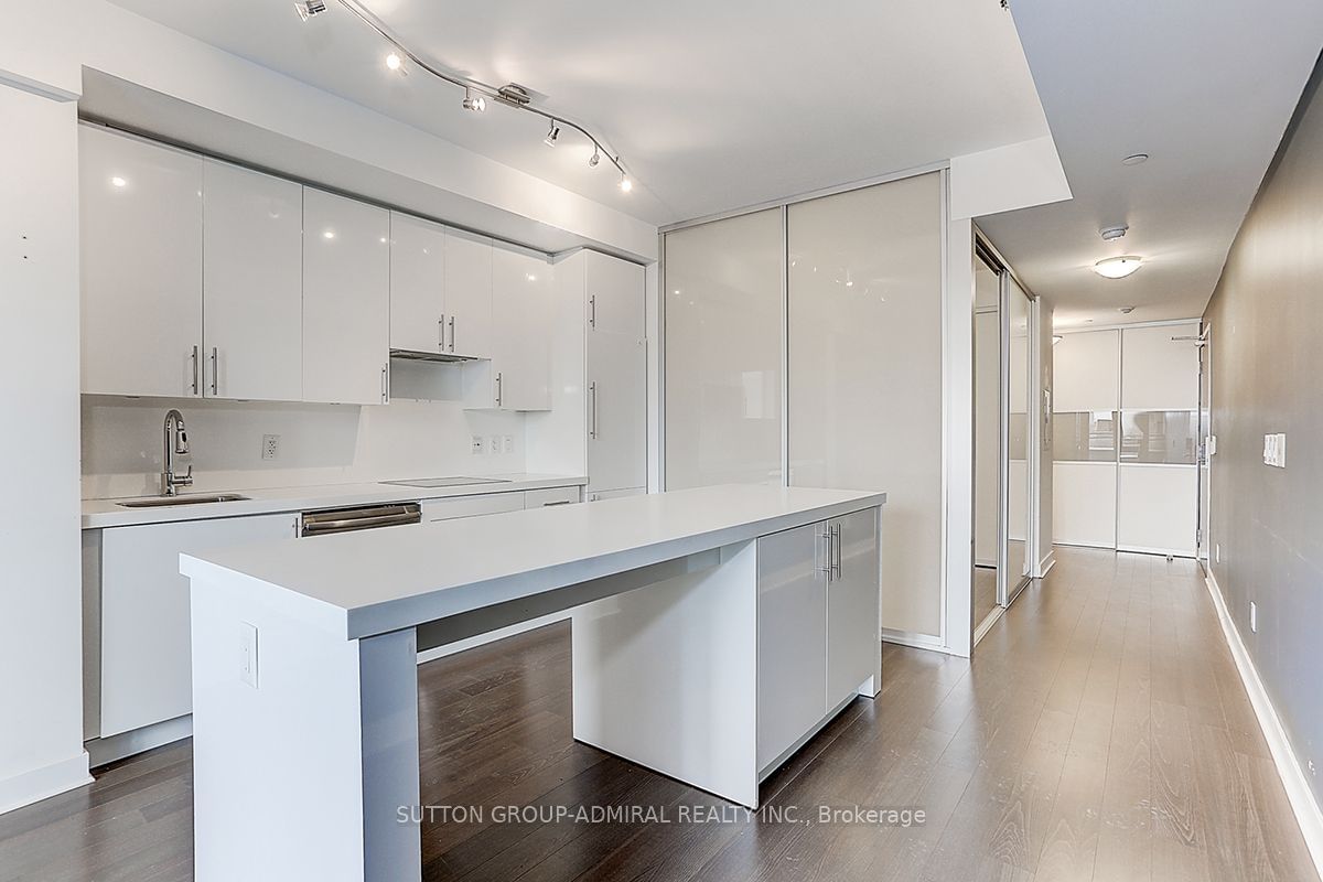 156 Portland St, unit 403 for rent