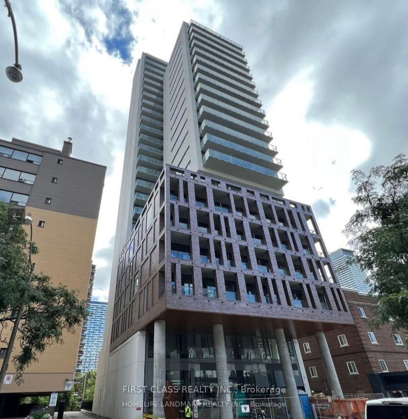 81 wellesley St W, unit 04 for rent