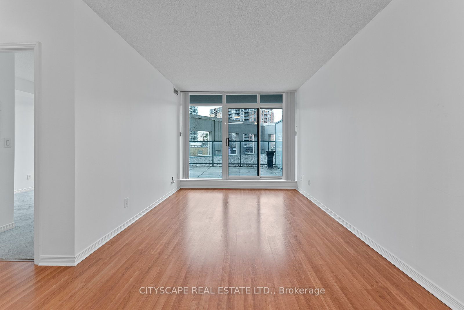 5500 Yonge St, unit 202 for sale