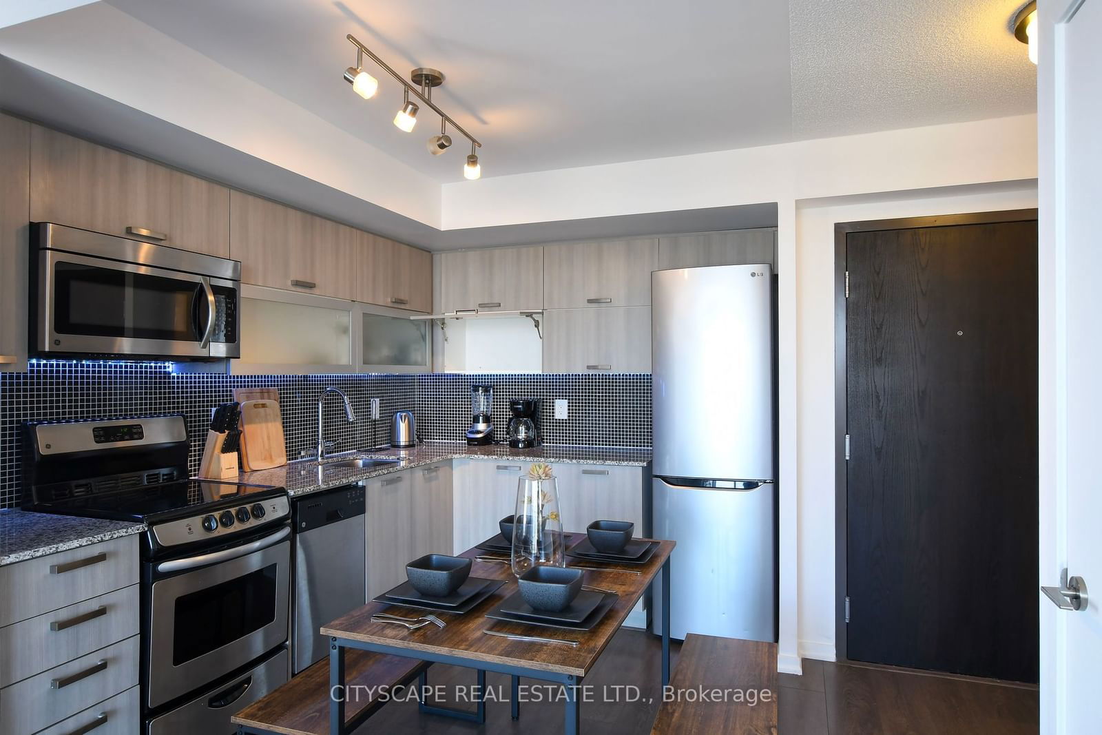 36 Lisgar St, unit LPH10E for rent