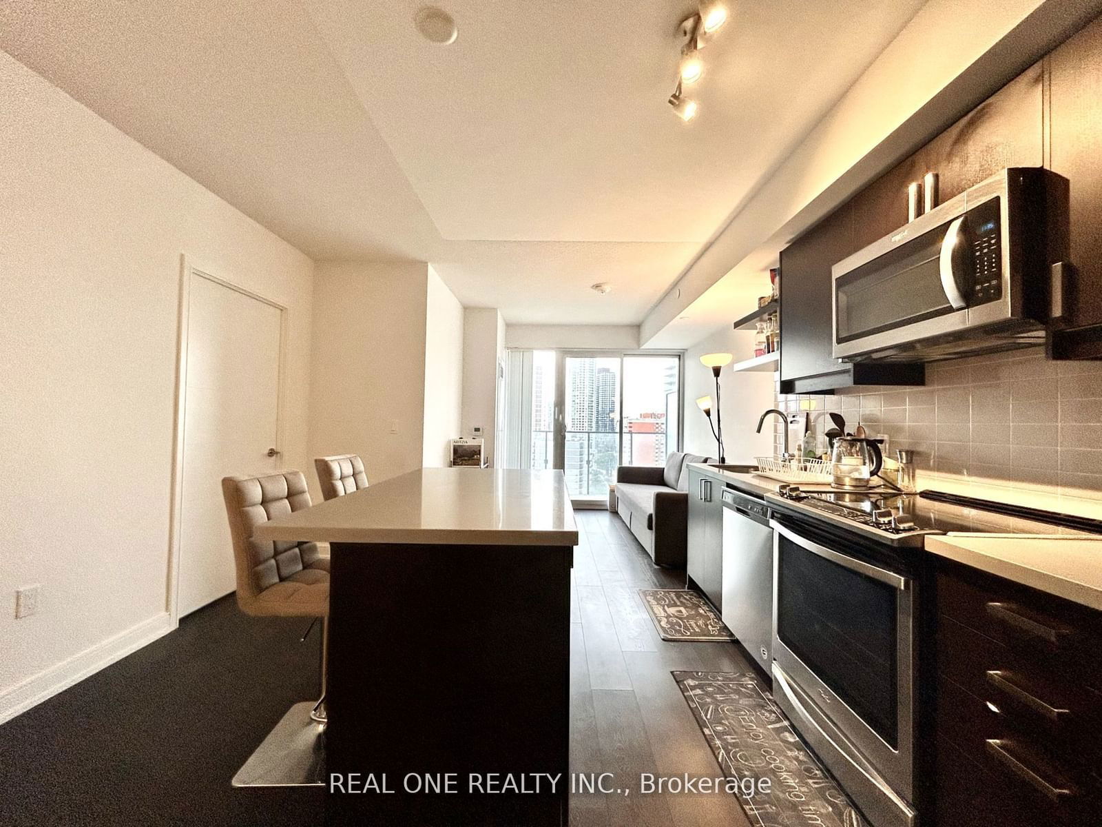 50 Wellesley St E, unit 1806 for rent