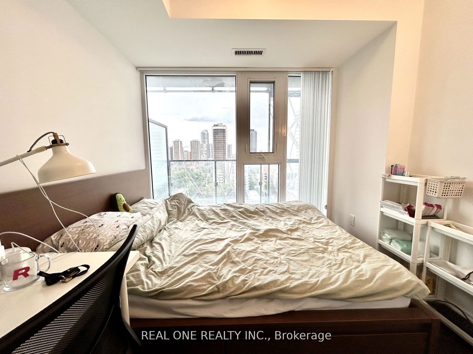 50 Wellesley St E, unit 1806 for rent