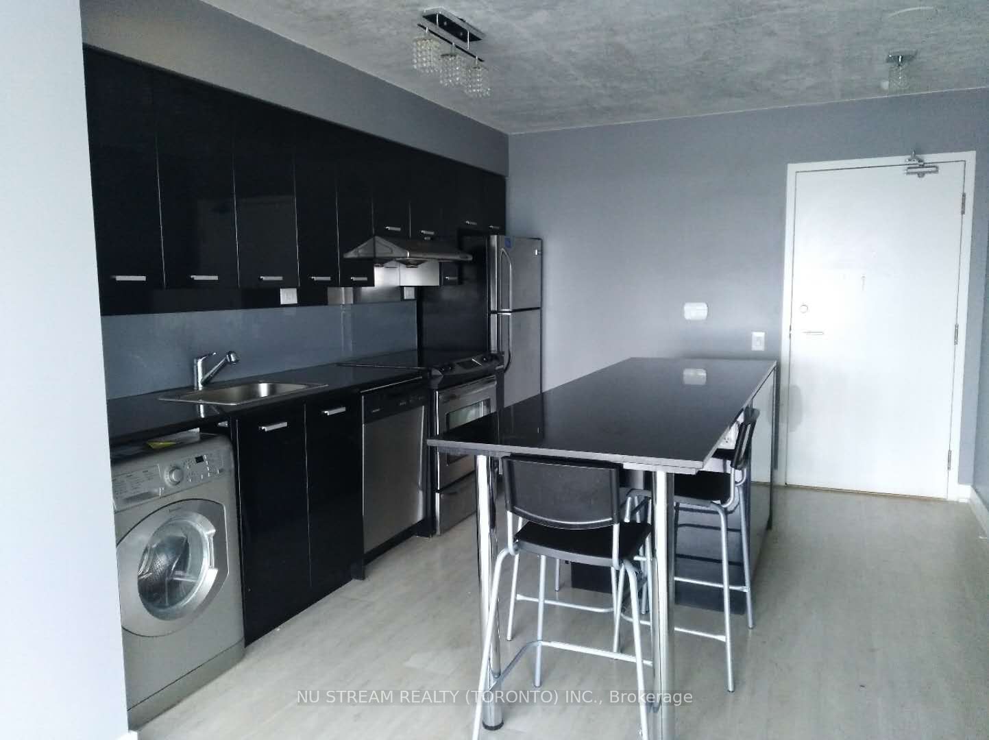 19 Singer Crt, unit 701A for rent