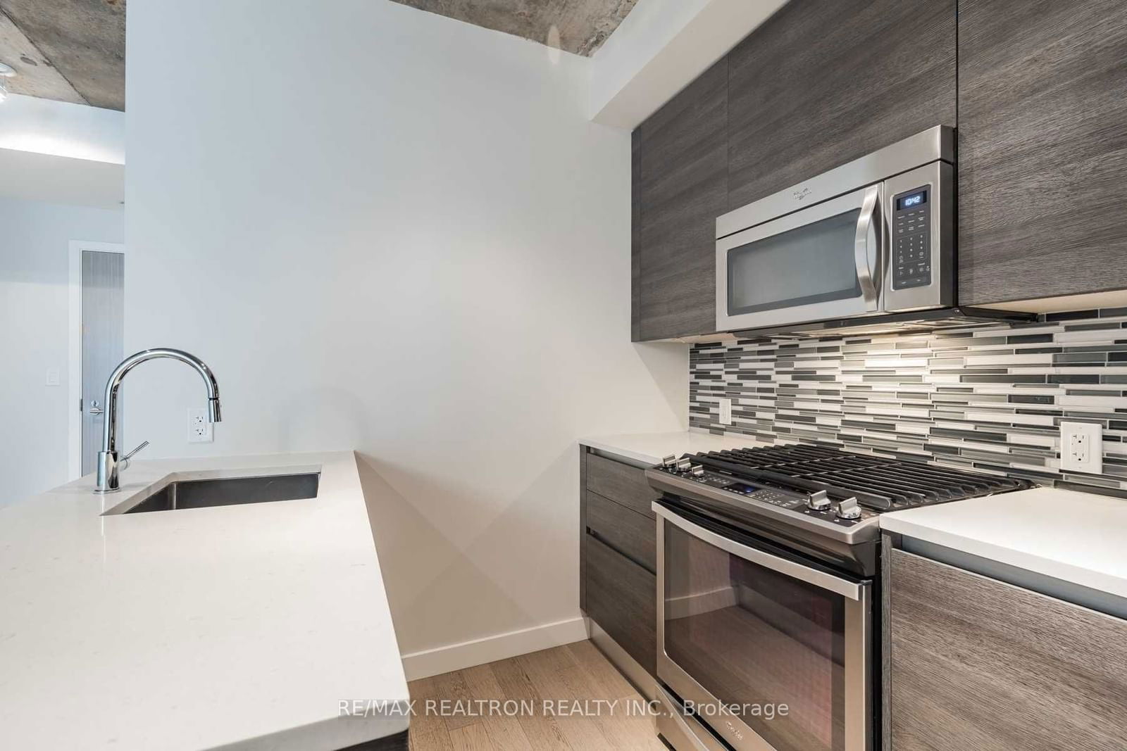 111 Bathurst St, unit 1010 for rent