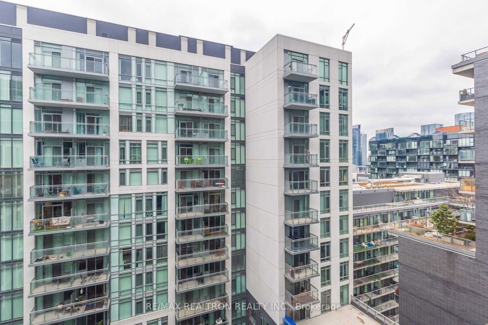 111 Bathurst St, unit 1010 for rent