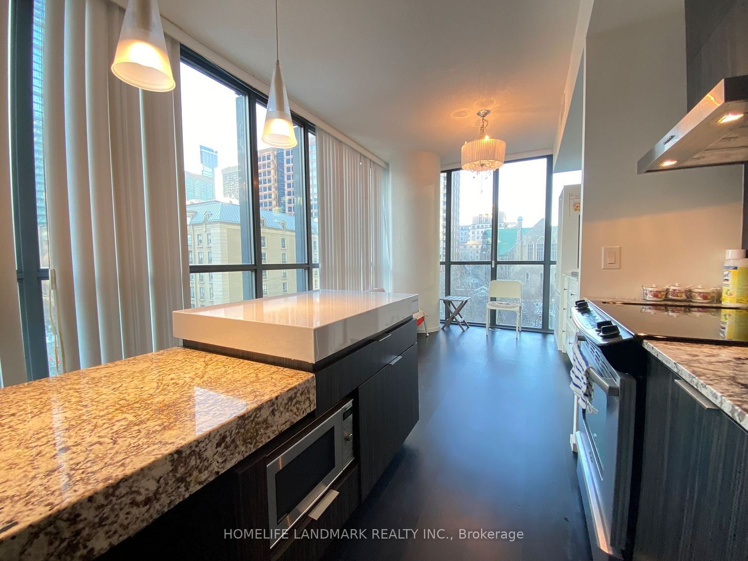 101 Charles St E, unit 606 for rent