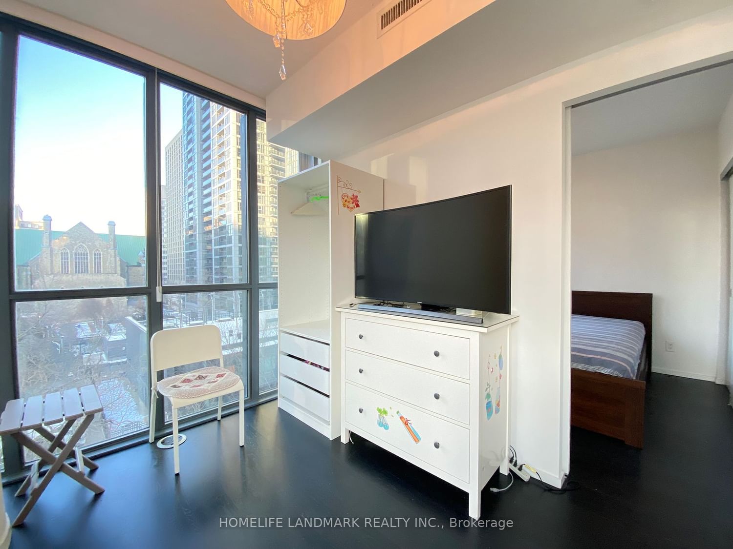 101 Charles St E, unit 606 for rent