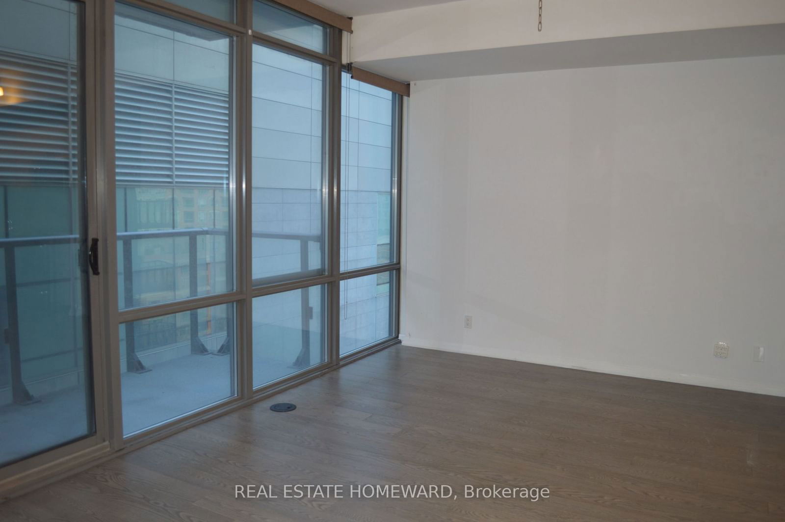 832 Bay St, unit 1201 for rent