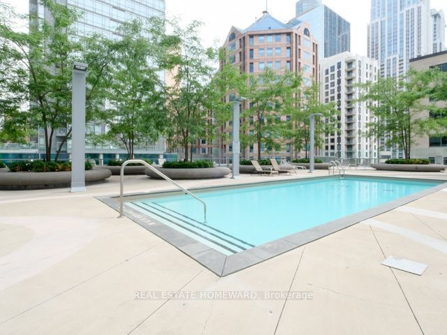 832 Bay St, unit 1201 for rent