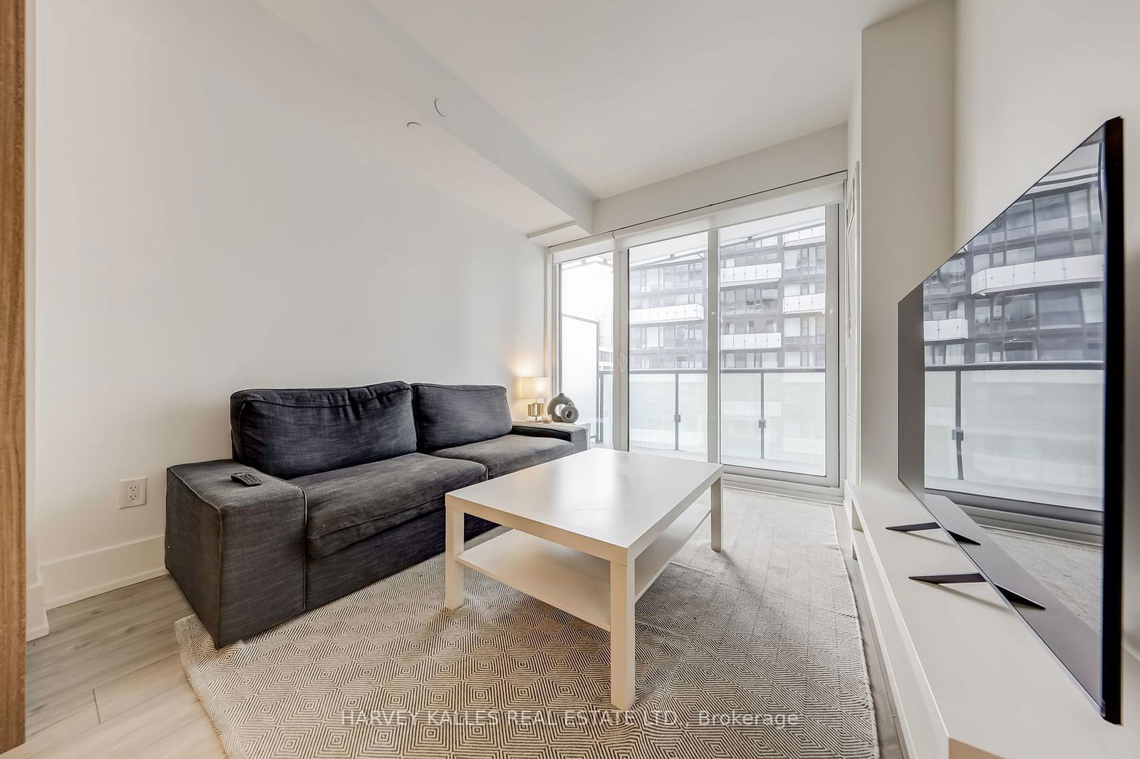 480 Front St W, unit 1308 for rent