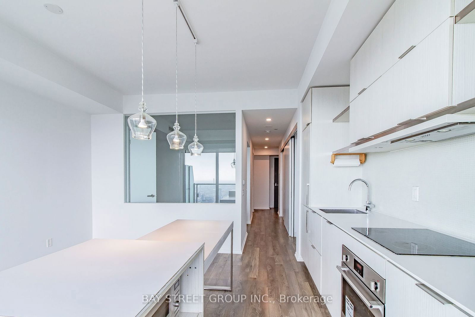 197 Yonge St, unit 5504 for rent