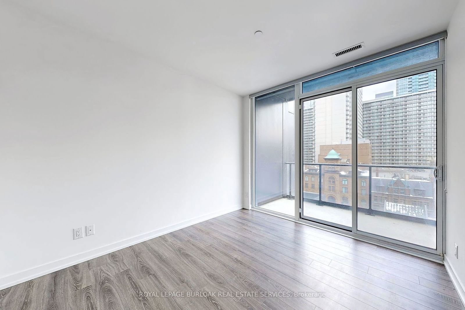 20 Edward St, unit 501 for sale