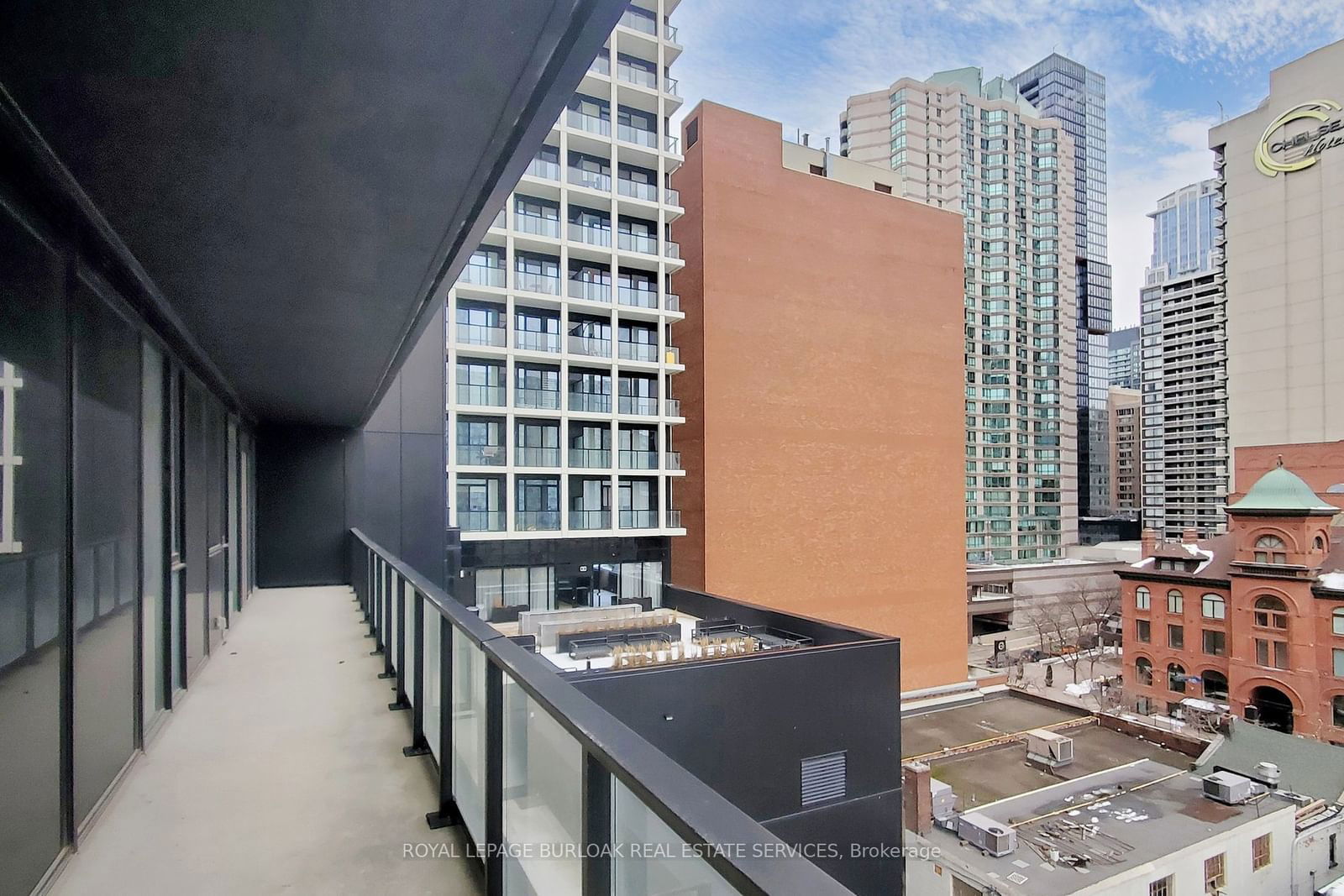 20 Edward St, unit 501 for sale